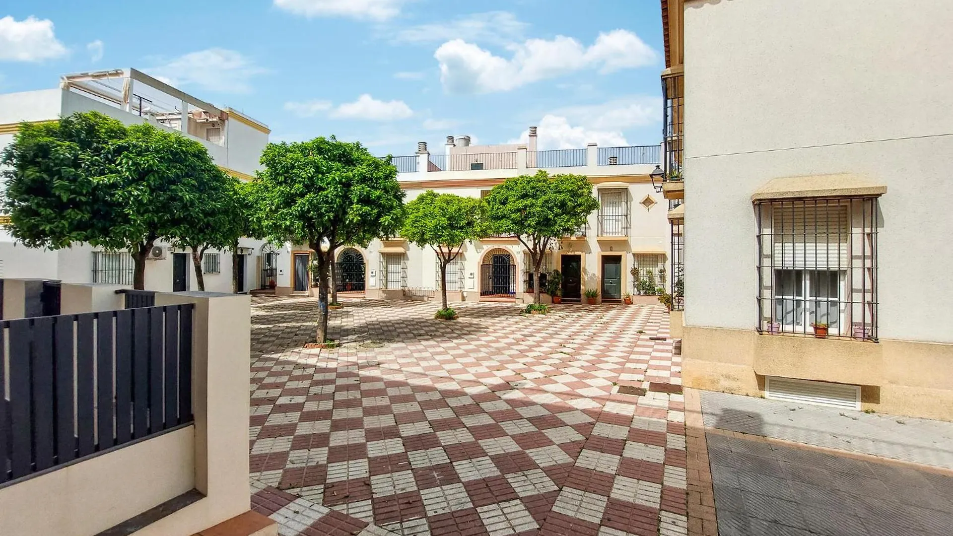 Сasa de vacaciones 2 Bedroom Awesome Home In Chipiona